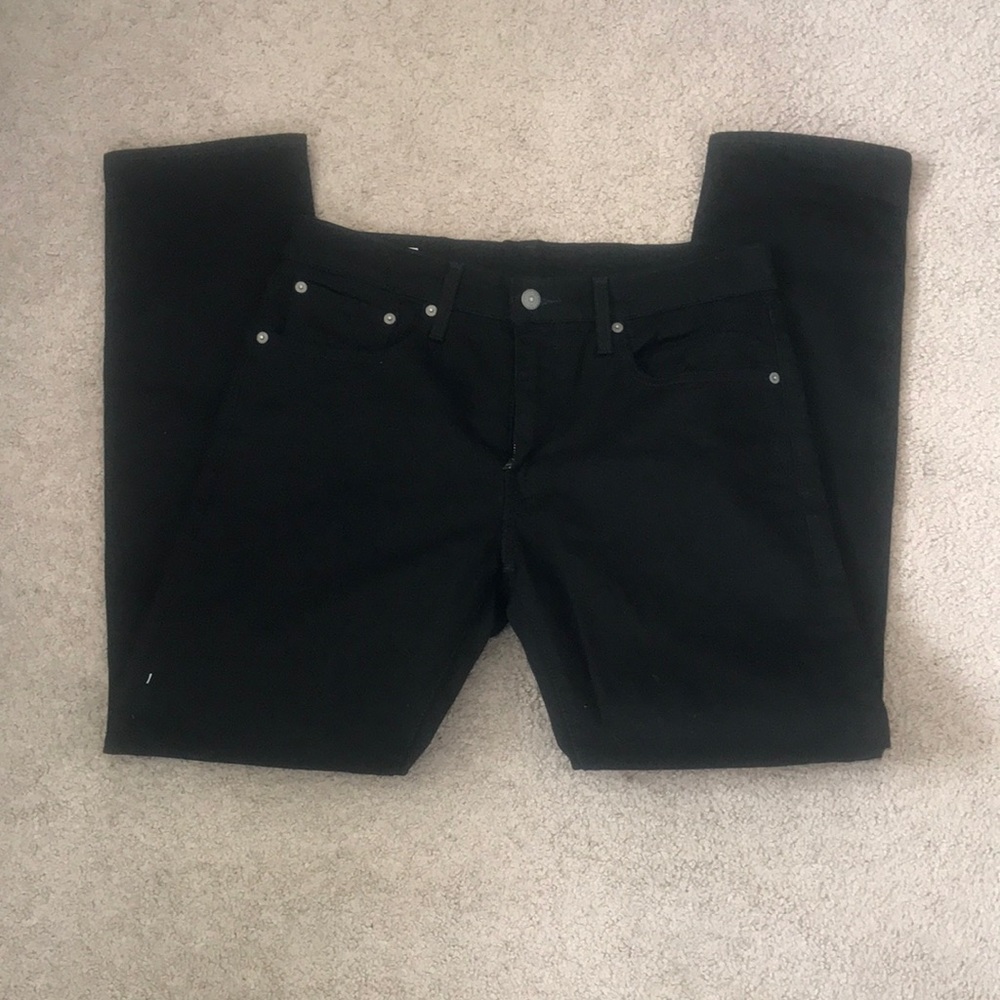 Black Levi’s jeans